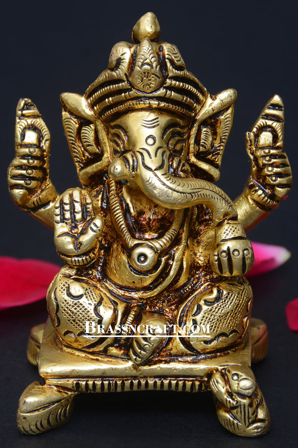 SITTING GANESH