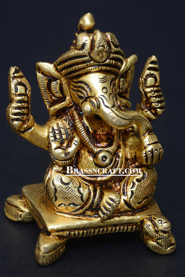 SITTING GANESH