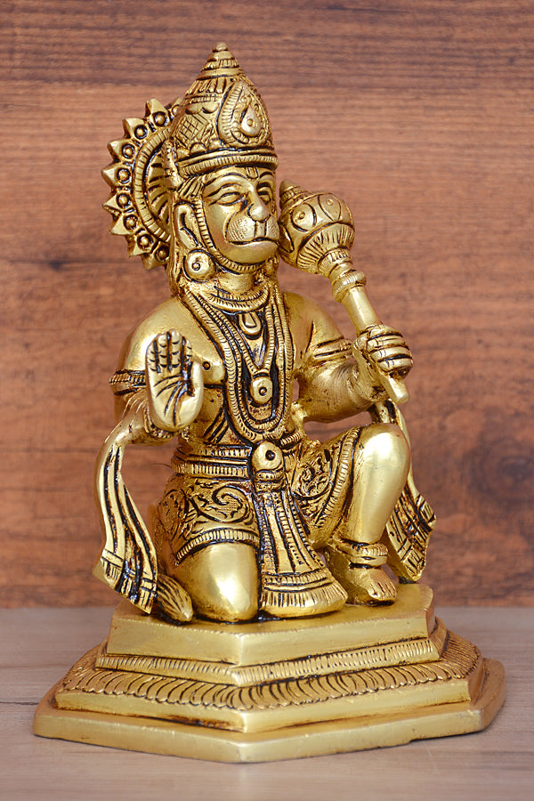 SITTING HANUMAN