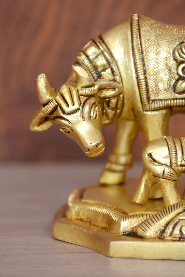 COW WITH BALAJI & SHANKH CHAKRA