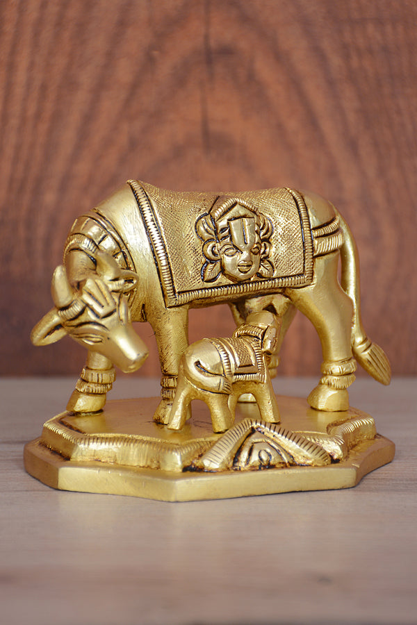 COW WITH BALAJI & SHANKH CHAKRA