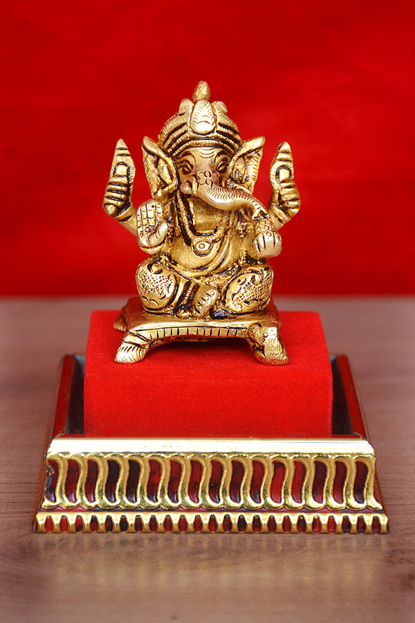 GANESH WITH BOX