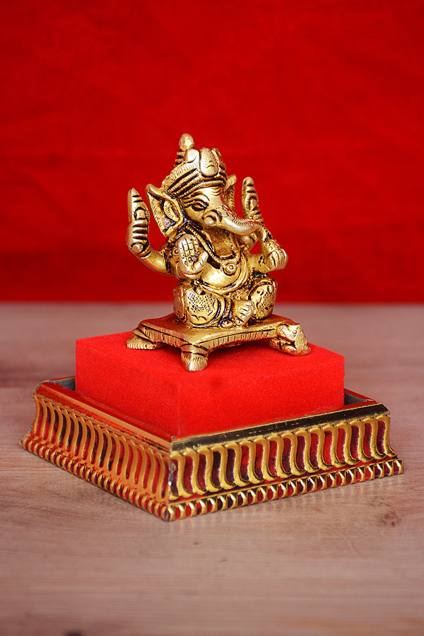 GANESH WITH BOX