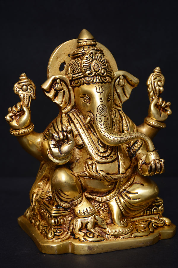 SITTING GANESH