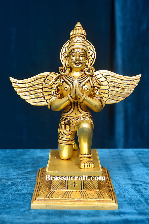 Sitting Namaskaar Garun Idol