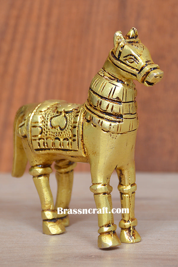 Standing Horse