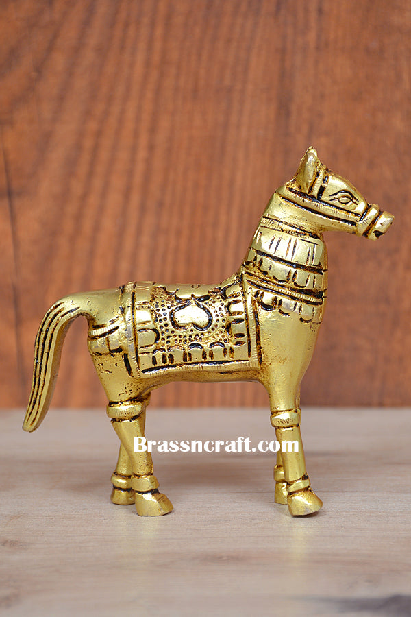 Standing Horse