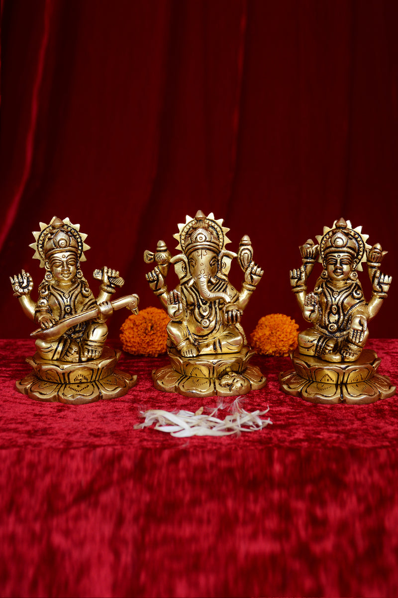 KAMAL LAXMI GANESH SARASWATI