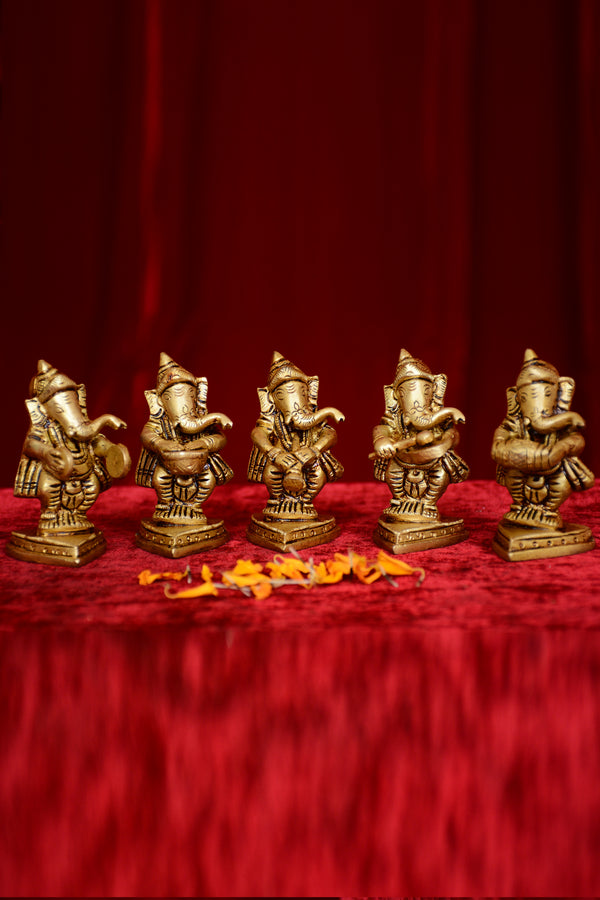 GANESH STANDING MUSIC SET