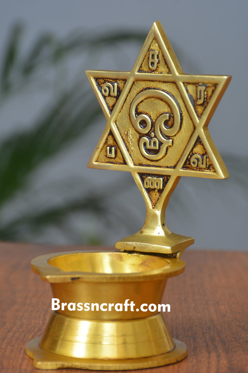 Tamil Om Lamp