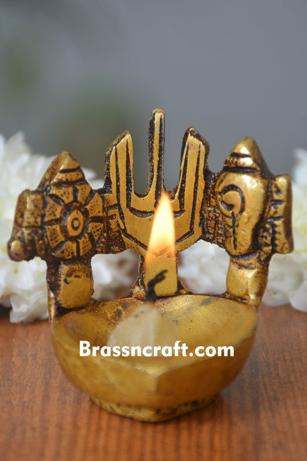 Shankh Chakra Namah Deepak
