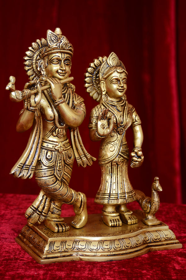 STANDING   RADHA KRISHNA