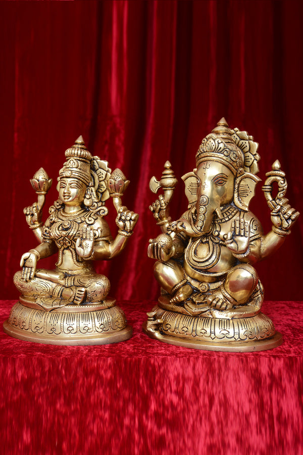 OVAL BASE LAXMI GANESH SARASWATI