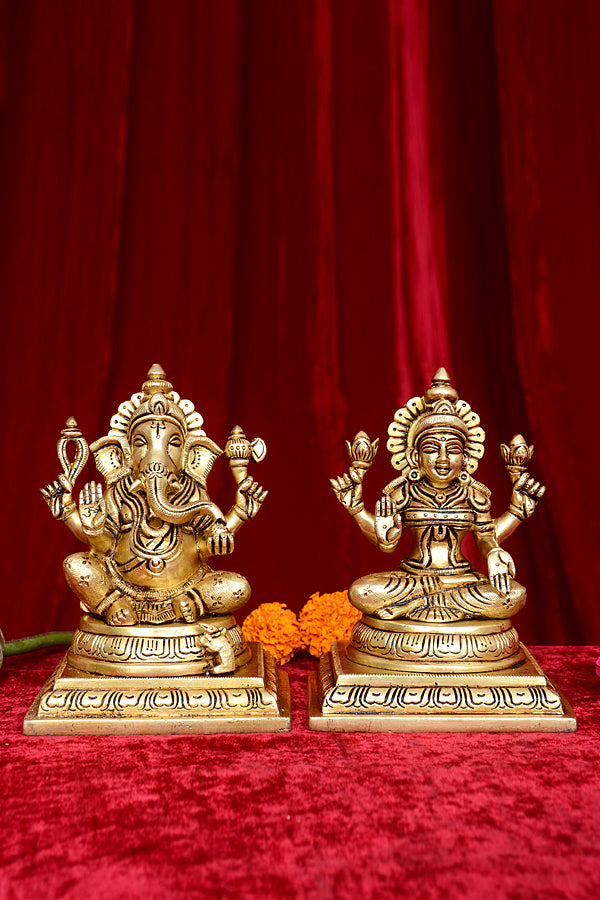 SQUARE BASE LAXMI GANESH