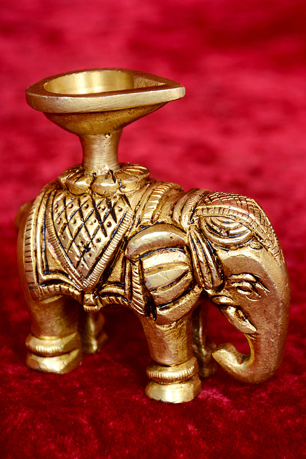 DESIGEN ELEPHANT WITH 5 MUKHI DEEPAK