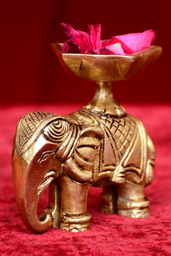 DESIGEN ELEPHANT WITH 5 MUKHI DEEPAK